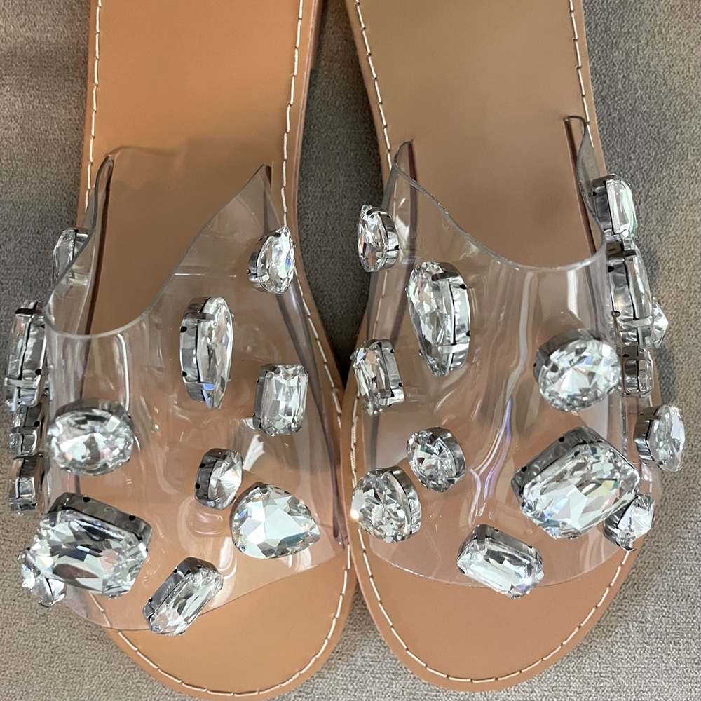 New-in-box rhinestone flats. No maker’s mark.
